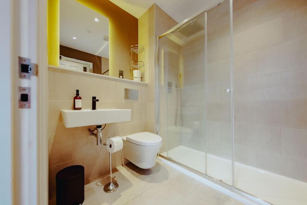 3-Story Townhouse - Sleeps 8 Leeds (West Yorkshire) Exterior foto
