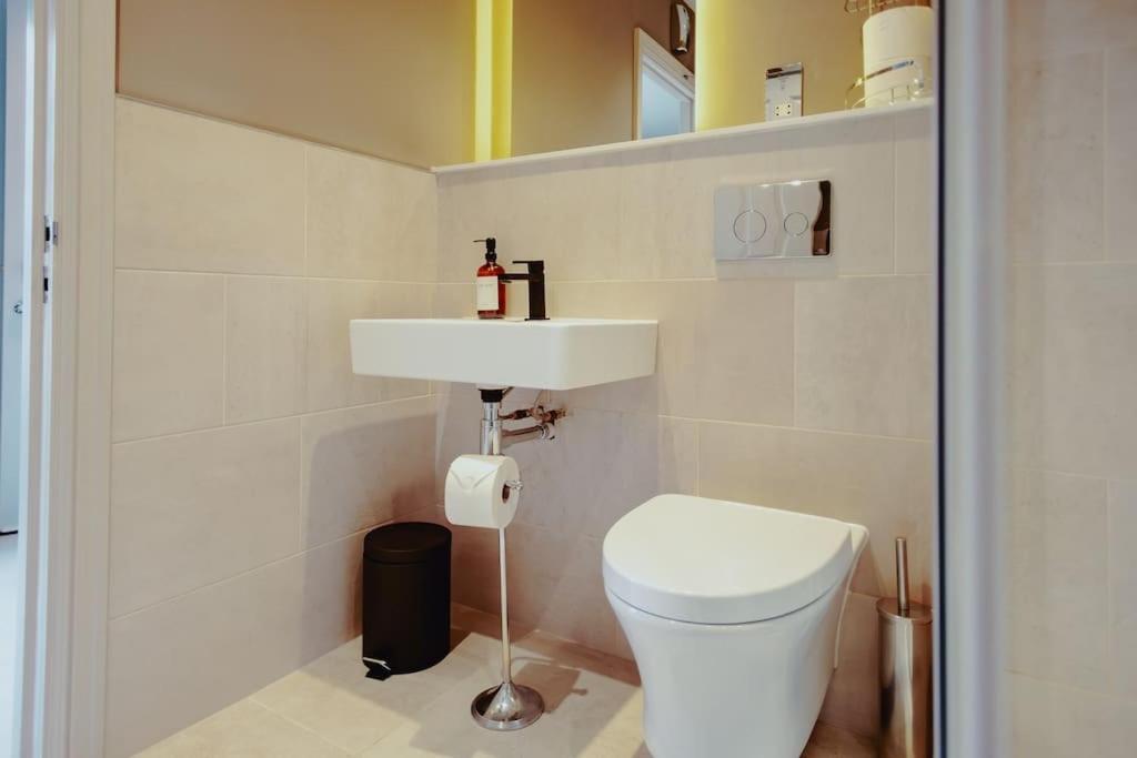 3-Story Townhouse - Sleeps 8 Leeds (West Yorkshire) Exterior foto