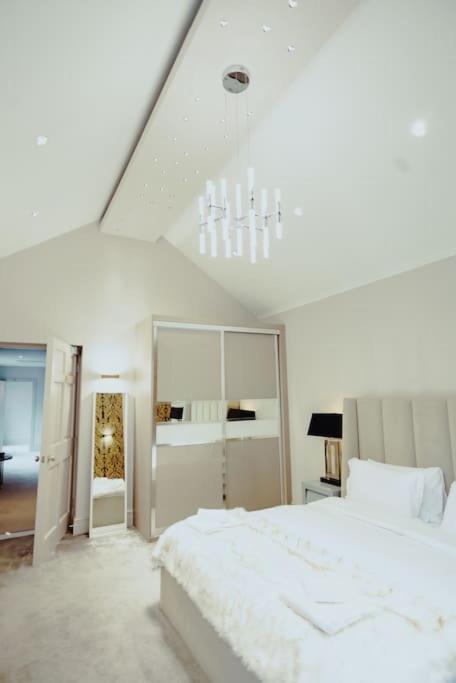 3-Story Townhouse - Sleeps 8 Leeds (West Yorkshire) Exterior foto