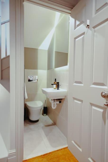 3-Story Townhouse - Sleeps 8 Leeds (West Yorkshire) Exterior foto